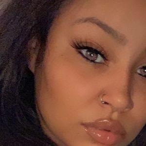 Meet your Posher, Dara